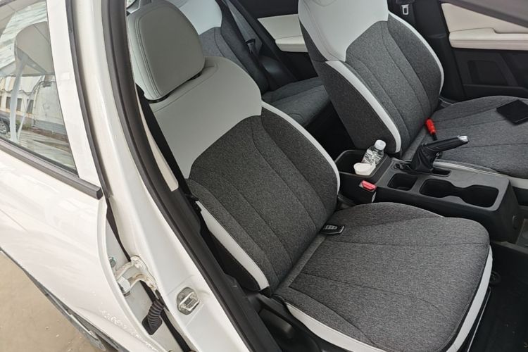 Used Geometry E Firefly 2024 301km Flowing Light Right Front Seat