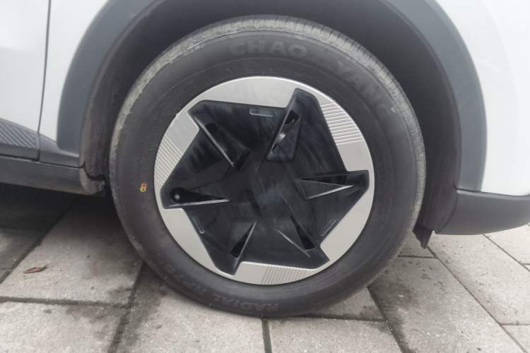 Used Geometry E Firefly 2024 301km Flowing Light Right Front Wheel Hub