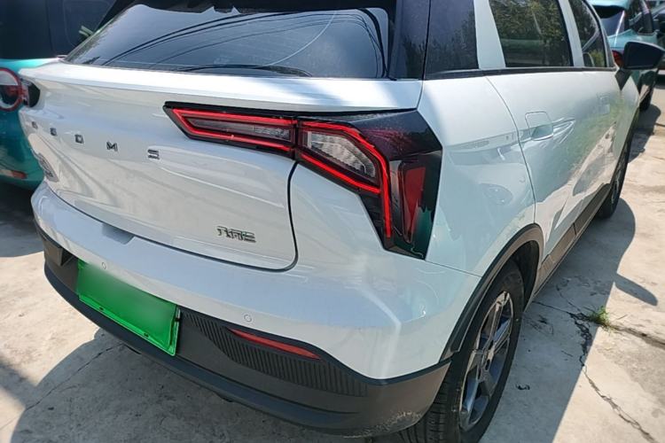 Used Geometry E Firefly 2024 301km Starlight Right Rear Taillight