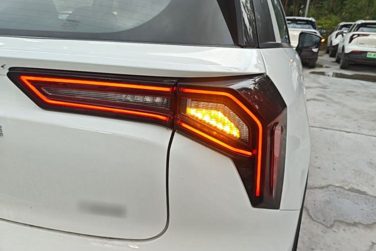 Used Geometry E Firefly 2024 301km Flowing Light Right Rear Taillight