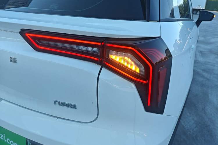 Used Geometry E Firefly 2024 301km Flowing Light Right Rear Taillight