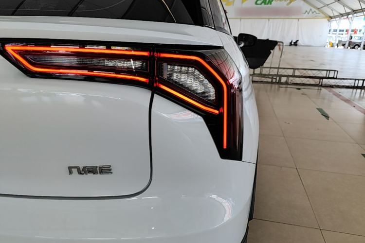 Used Geometry E Firefly 2024 401km Starlight Right Rear Taillight