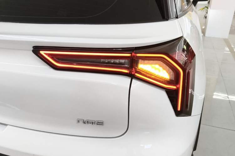 Used Geometry E Firefly 2024 301km Starlight Right Rear Taillight