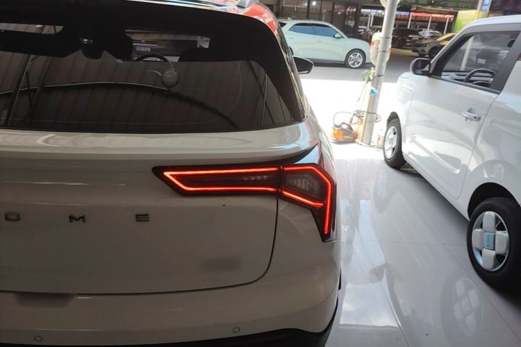 Used Geometry E Firefly 2024 301km Starlight Right Rear Taillight