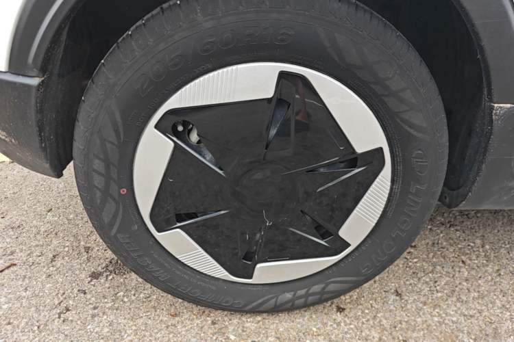 Used Geometry E Firefly 2024 401km Starlight Right Rear Wheel Hub