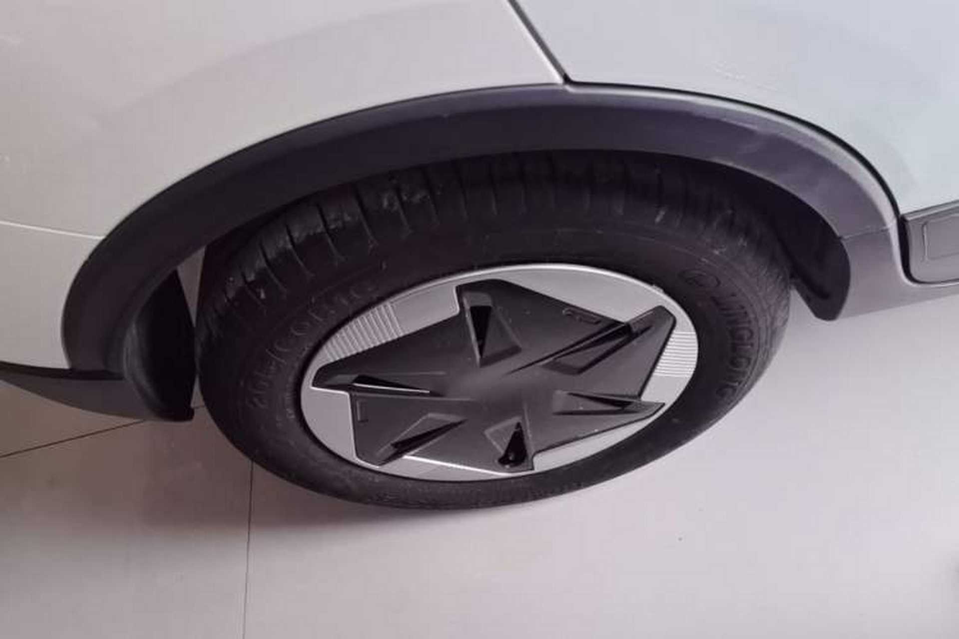 Used Geometry E Firefly 2024 301km Starlight Right Rear Wheel Hub