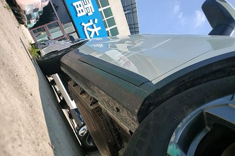 Used Geometry E Firefly 2024 301km Starlight Right Side Sill
