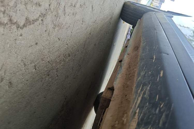 Used Geometry E Firefly 2024 301km Flowing Light Right Side Sill