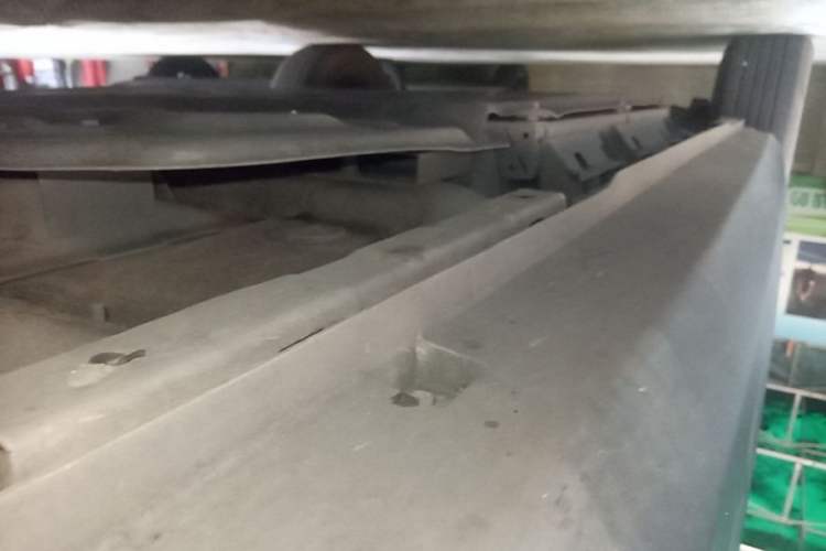 Used Geometry E Firefly 2024 401km Starlight Right Side Sill