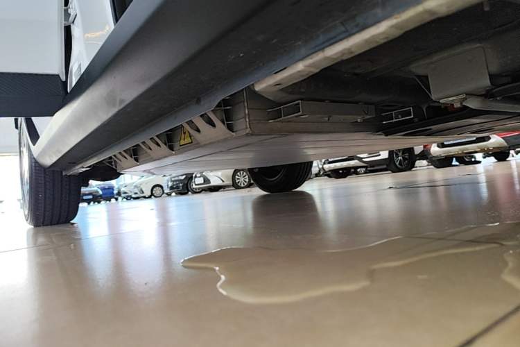 Used Geometry E Firefly 2024 401km Starlight Right Side Sill