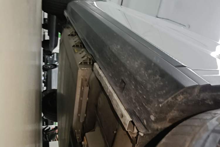 Used Geometry E Firefly 2024 301km Flowing Light Right Side Sill