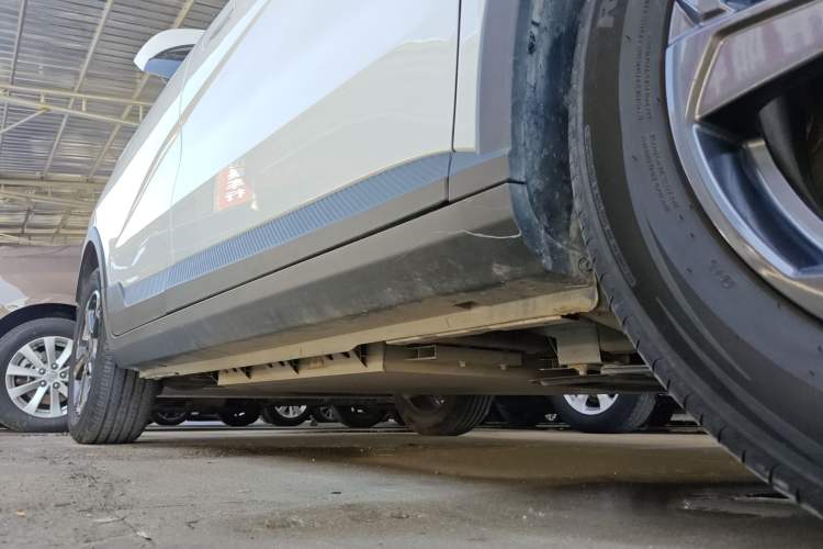 Used Geometry E Firefly 2024 401km Starlight Right Side Sill