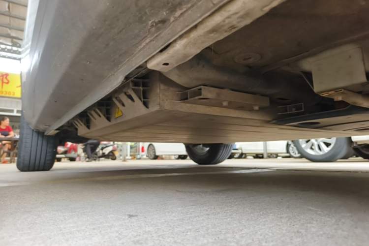 Used Geometry E Firefly 2024 301km Starlight Right Side Sill