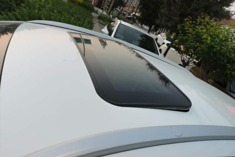 Used Geometry E Firefly 2024 301km Starlight Roof