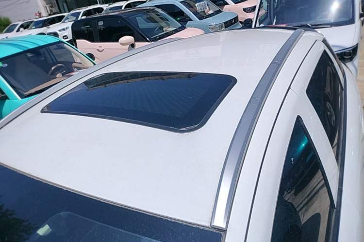 Used Geometry E Firefly 2024 301km Starlight Roof