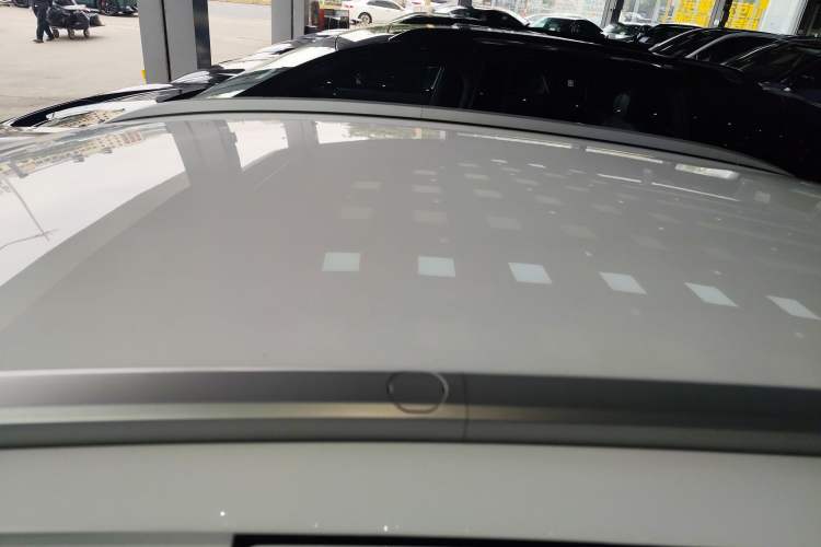 Used Geometry E Firefly 2024 301km Flowing Light Roof