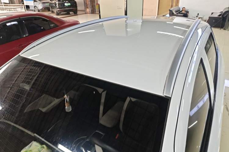 Used Geometry E Firefly 2024 401 km Fluorescent Roof