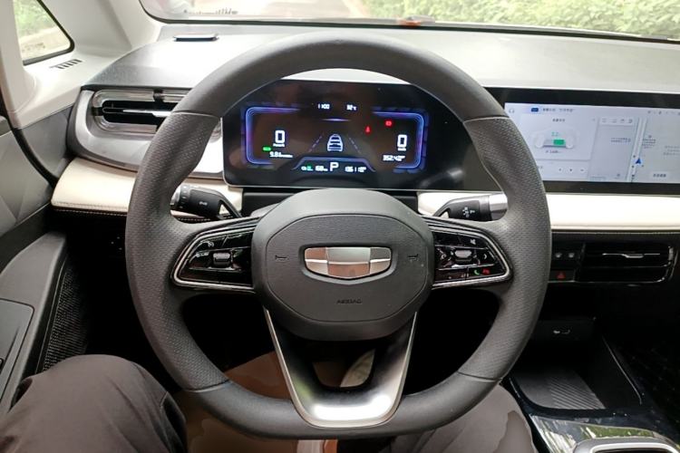 Used Geometry E Firefly 2024 301km Starlight Steering Wheel