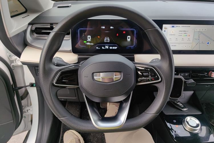 Used Geometry E Firefly 2024 301km Flowing Light Steering Wheel