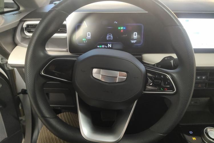 Used Geometry E Firefly 2024 301km Flowing Light Steering Wheel