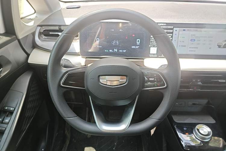 Used Geometry E Firefly 2024 301km Flowing Light Steering Wheel