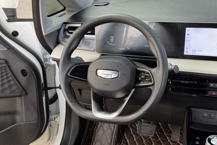 Used Geometry E Firefly 2024 301km Flowing Light Steering Wheel
