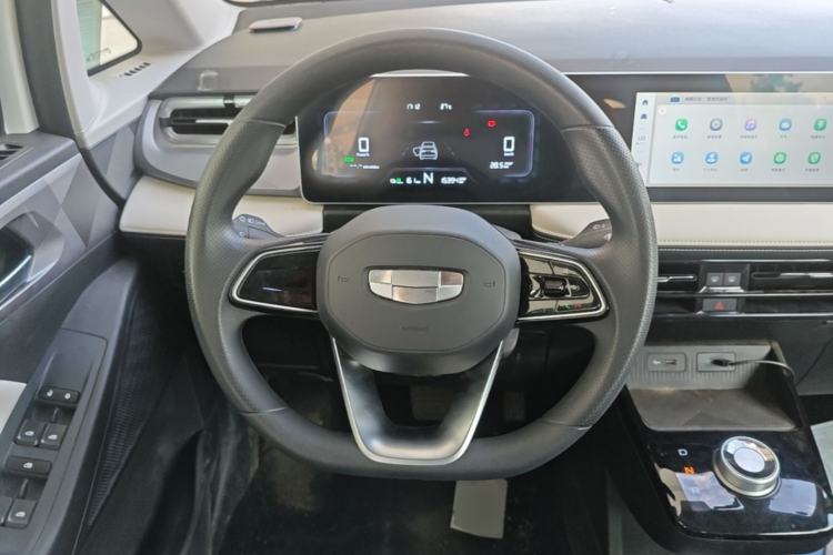 Used Geometry E Firefly 2024 301km Flowing Light Steering Wheel