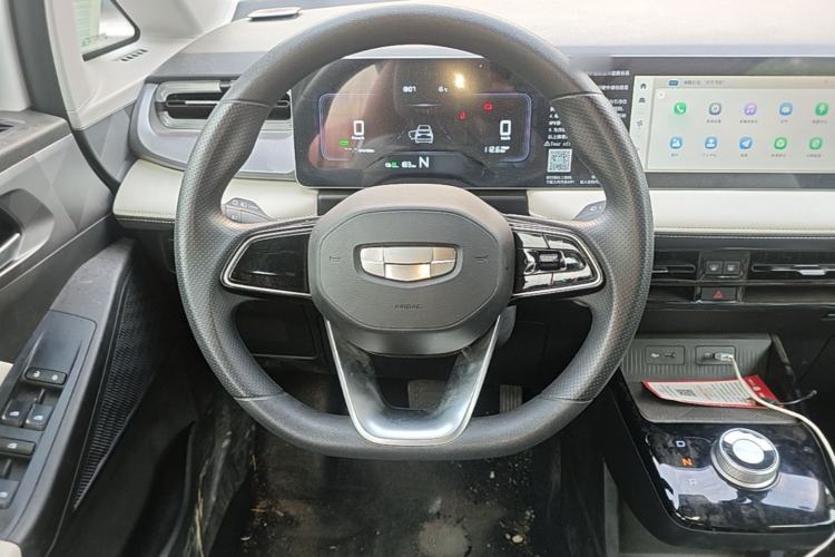 Used Geometry E Firefly 2024 301km Flowing Light Steering Wheel