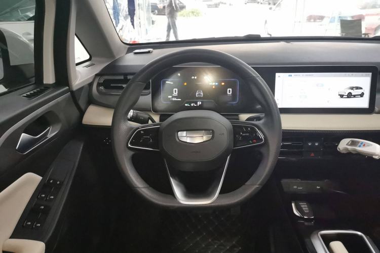 Used Geometry E Firefly 2024 401km Starlight Steering Wheel