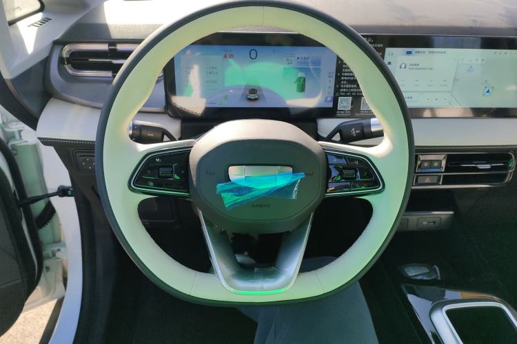 Used Geometry E Firefly 2024 401 km Fluorescent Steering Wheel