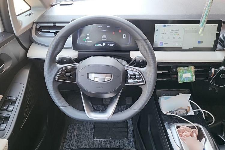 Used Geometry E Firefly 2024 401km Starlight Steering Wheel