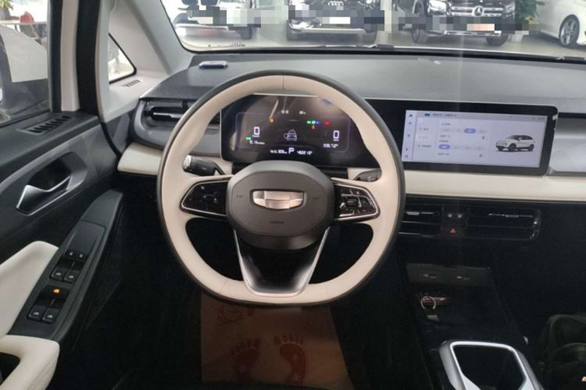 Used Geometry E Firefly 2024 401 km Fluorescent Steering Wheel
