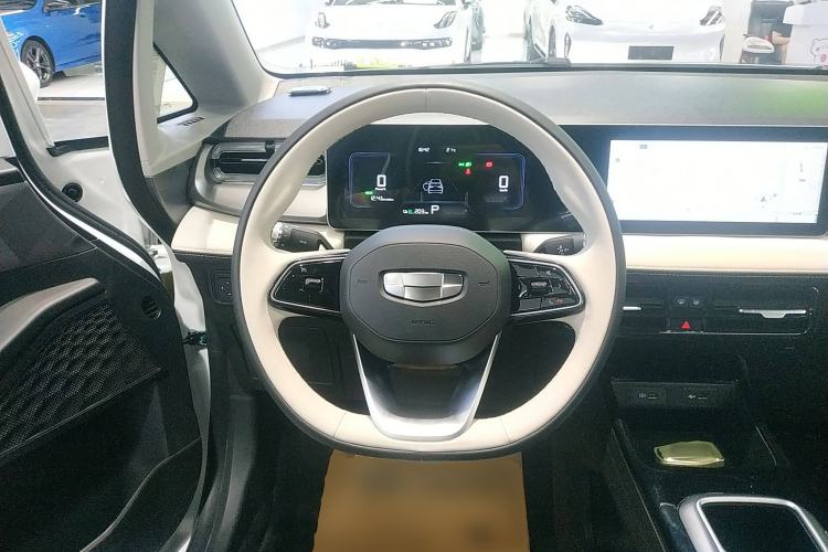 Used Geometry E Firefly 2024 401km Starlight Steering Wheel
