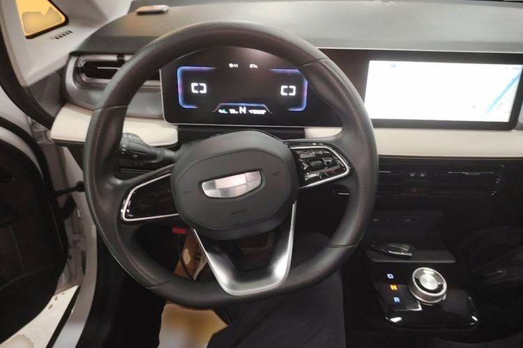 Used Geometry E Firefly 2024 301km Flowing Light Steering Wheel