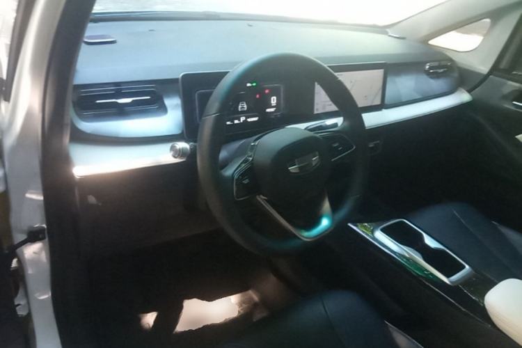 Used Geometry E Firefly 2024 401km Starlight Steering Wheel