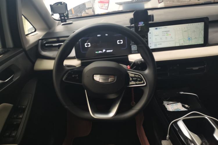 Used Geometry E Firefly 2024 401km Starlight Steering Wheel