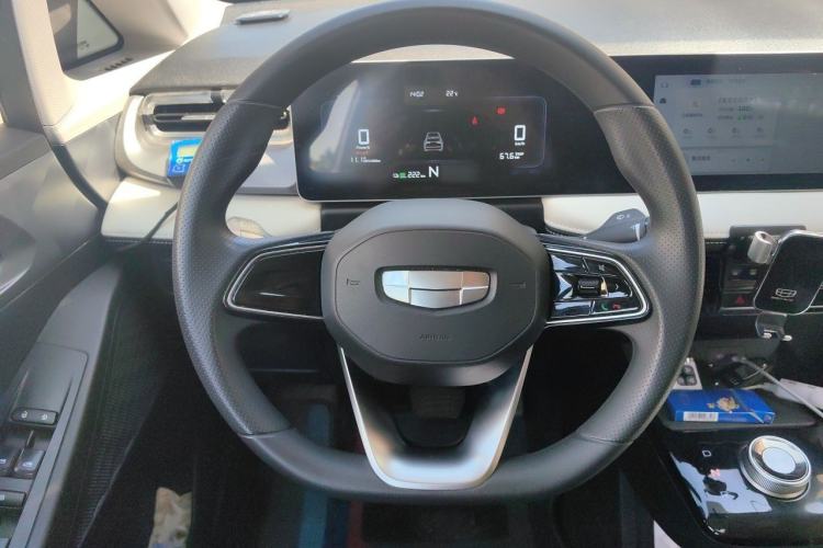 Used Geometry E Firefly 2024 301km Flowing Light Steering Wheel