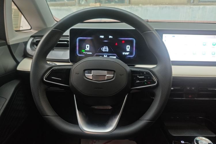 Used Geometry E Firefly 2024 301km Flowing Light Steering Wheel