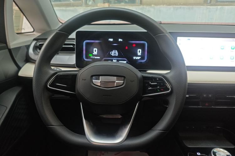 Used Geometry E Firefly 2024 301km Flowing Light Steering Wheel