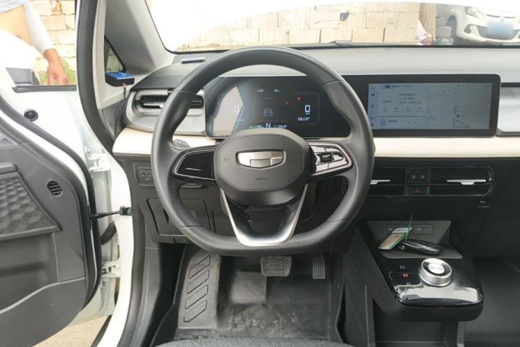 Used Geometry E Firefly 2024 301km Flowing Light Steering Wheel