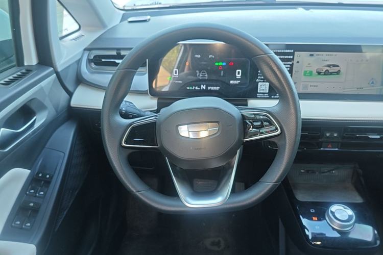 Used Geometry E Firefly 2024 301km Flowing Light Steering Wheel