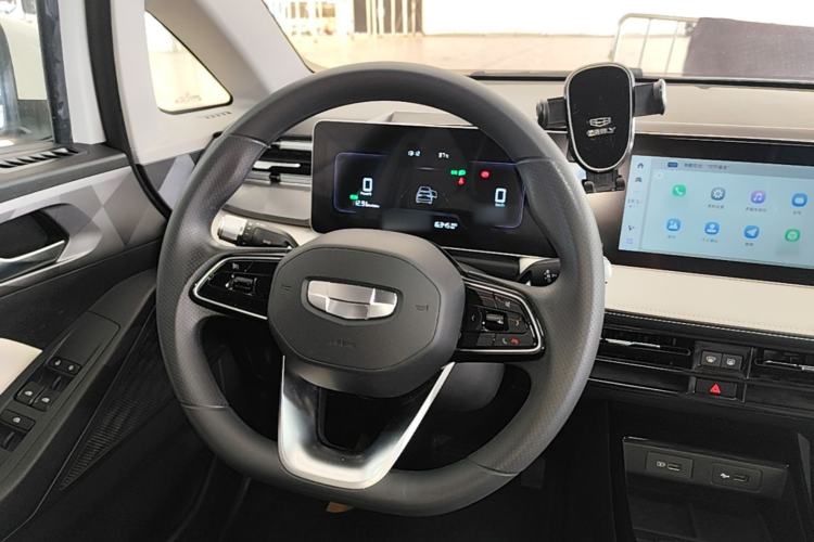 Used Geometry E Firefly 2024 401km Starlight Steering Wheel