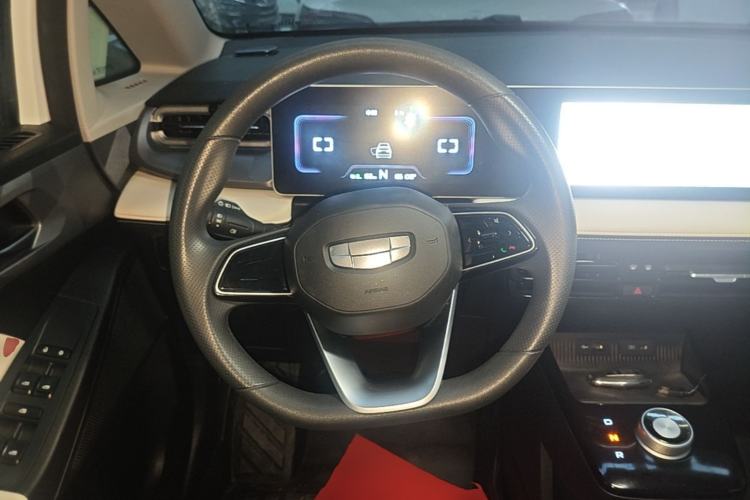 Used Geometry E Firefly 2024 301km Flowing Light Steering Wheel