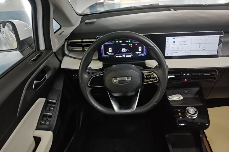 Used Geometry E Firefly 2024 301km Flowing Light Steering Wheel