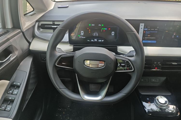Used Geometry E Firefly 2024 301km Flowing Light Steering Wheel