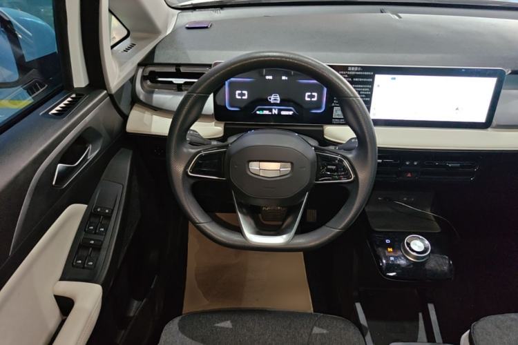 Used Geometry E Firefly 2024 301km Flowing Light Steering Wheel
