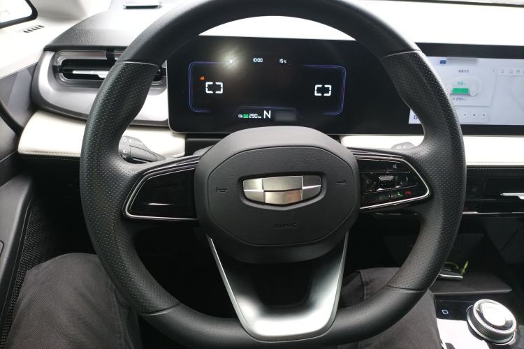 Used Geometry E Firefly 2024 301km Flowing Light Steering Wheel