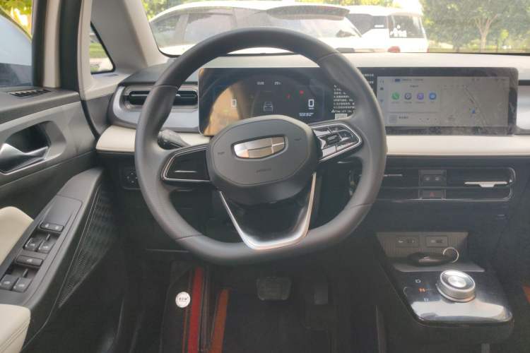 Used Geometry E Firefly 2024 301km Flowing Light Steering Wheel