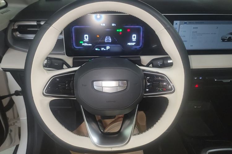 Used Geometry E Firefly 2024 401km Starlight Steering Wheel