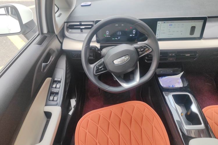 Used Geometry E Firefly 2024 301km Starlight Steering Wheel